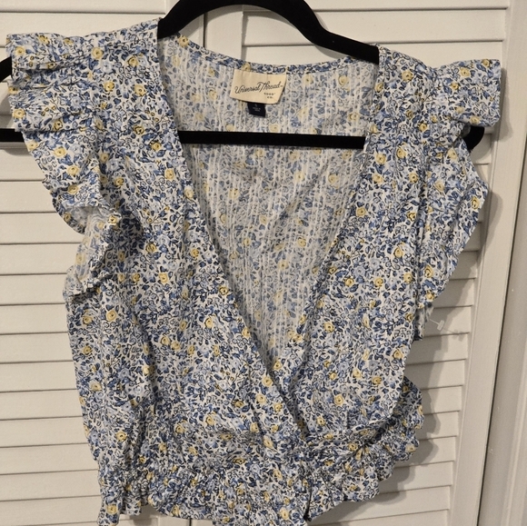 Universal Thread Tops - UNIVERSAL THREAD Womens Flutter Sleeve Ruffled Blouse in Blue and Yellow